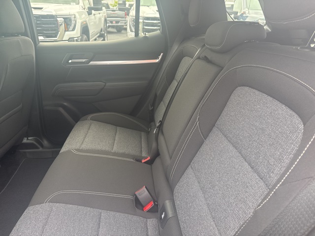 Vehicle image 21 of 28