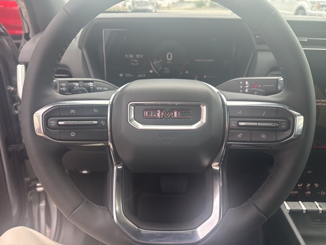 Vehicle image 14 of 28