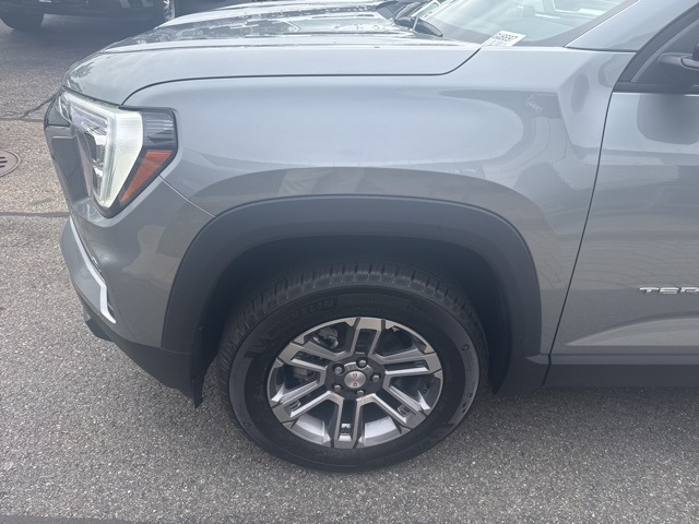 Vehicle image 8 of 28