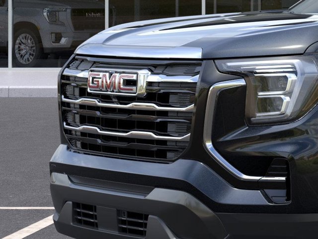 Vehicle image 13 of 24