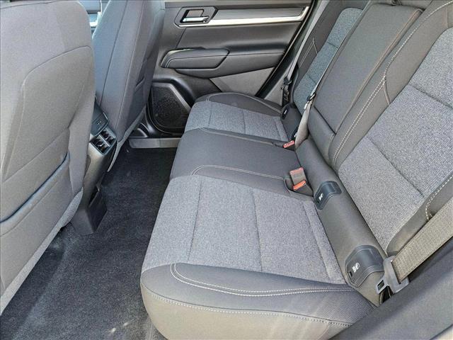 Vehicle image 16 of 18