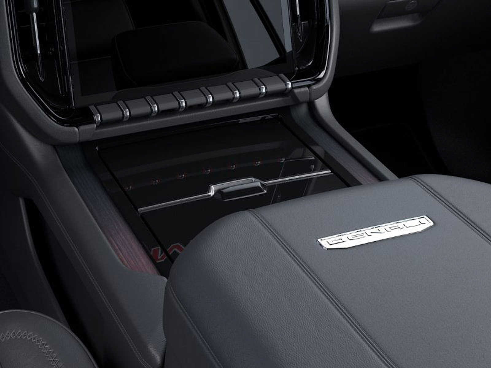 2025 GMC Yukon Denali Image 17 of 24