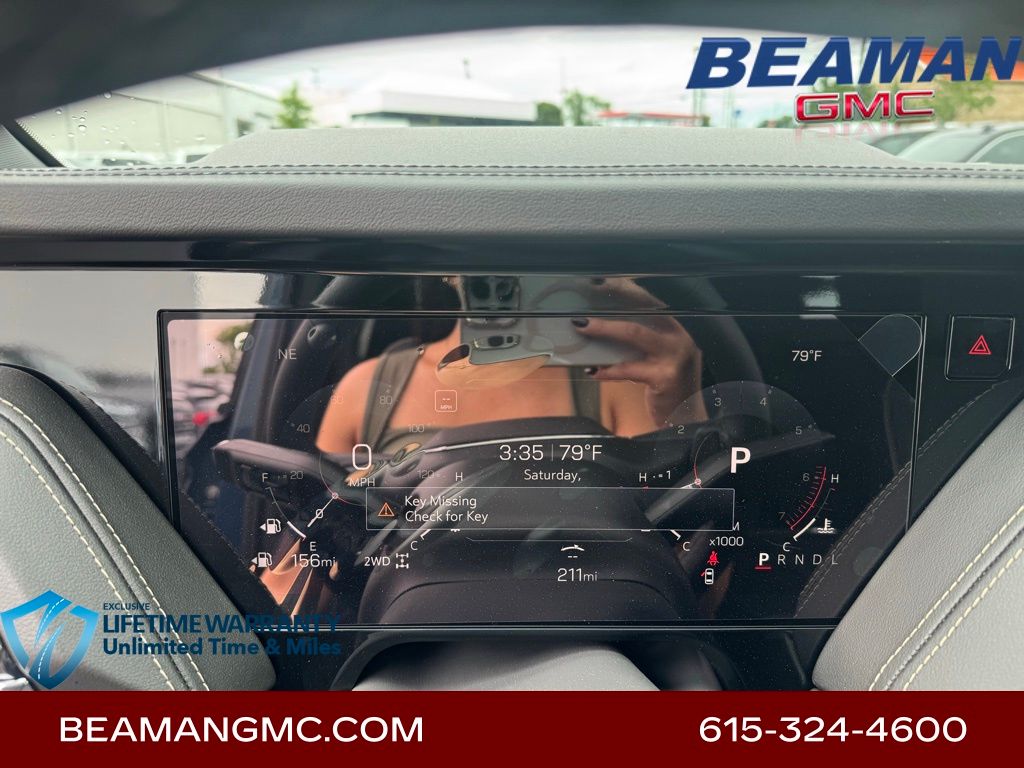 Vehicle image 21 of 43