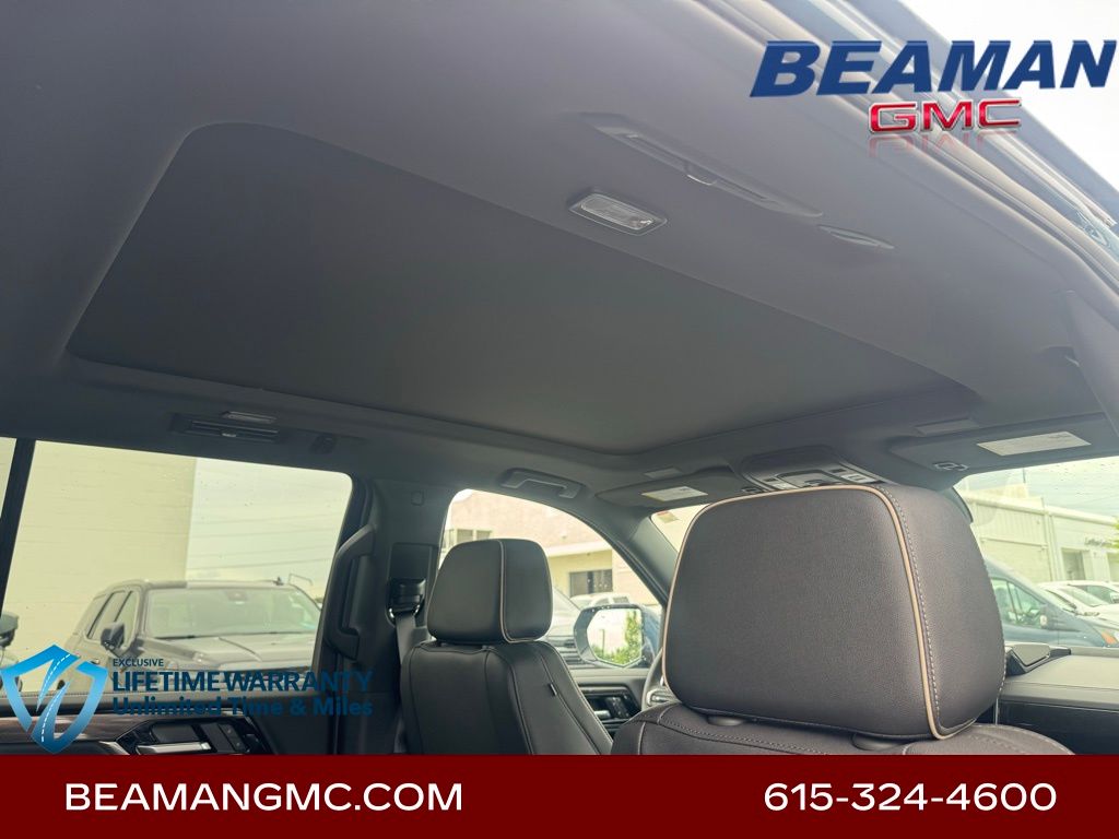 Vehicle image 31 of 43