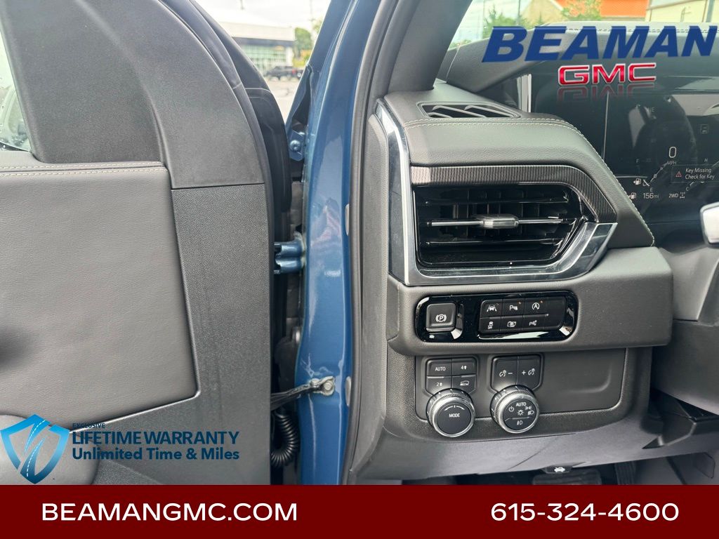 Vehicle image 19 of 43