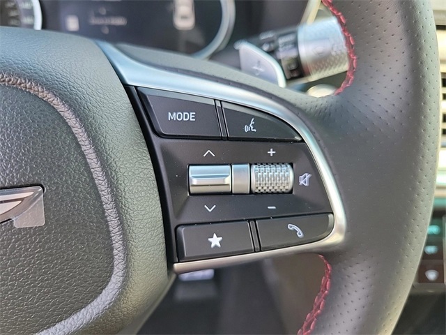 Vehicle image 31 of 34