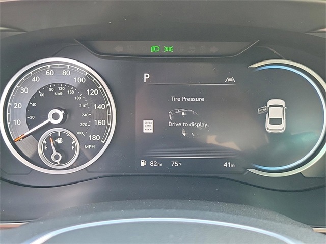 Vehicle image 13 of 34