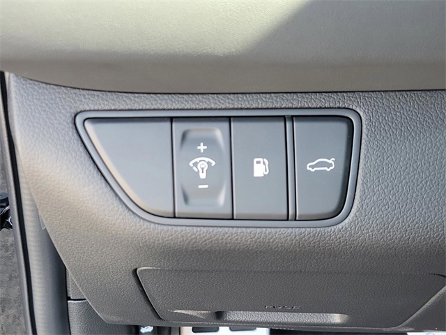 Vehicle image 22 of 34