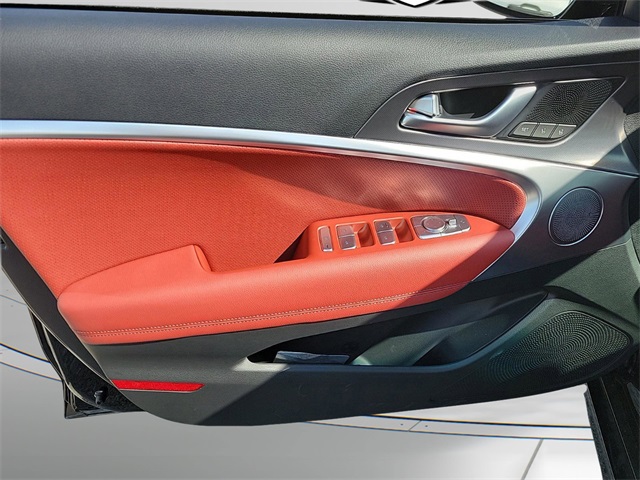 Vehicle image 19 of 34