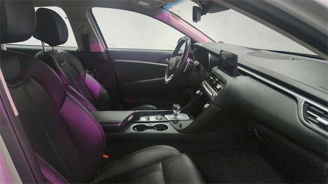 2025 Genesis G70 2.5T Image 22 of 25