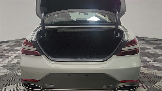 2025 Genesis G70 2.5T Image 20 of 25