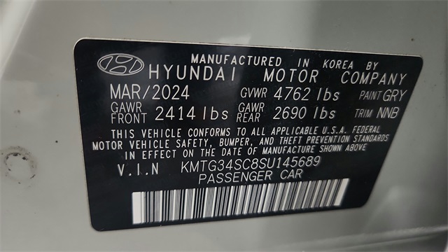 2025 Genesis G70 2.5T Image 25 of 25