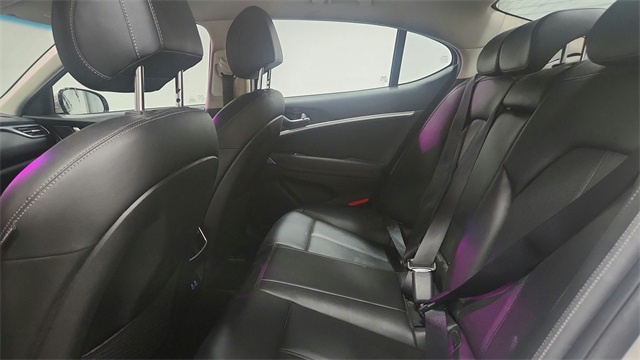 2025 Genesis G70 2.5T Image 19 of 25