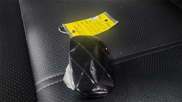 2025 Genesis G70 2.5T Image 15 of 25