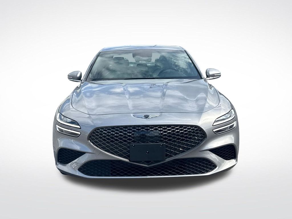 2025 Genesis G70 2.5T Image 2 of 34