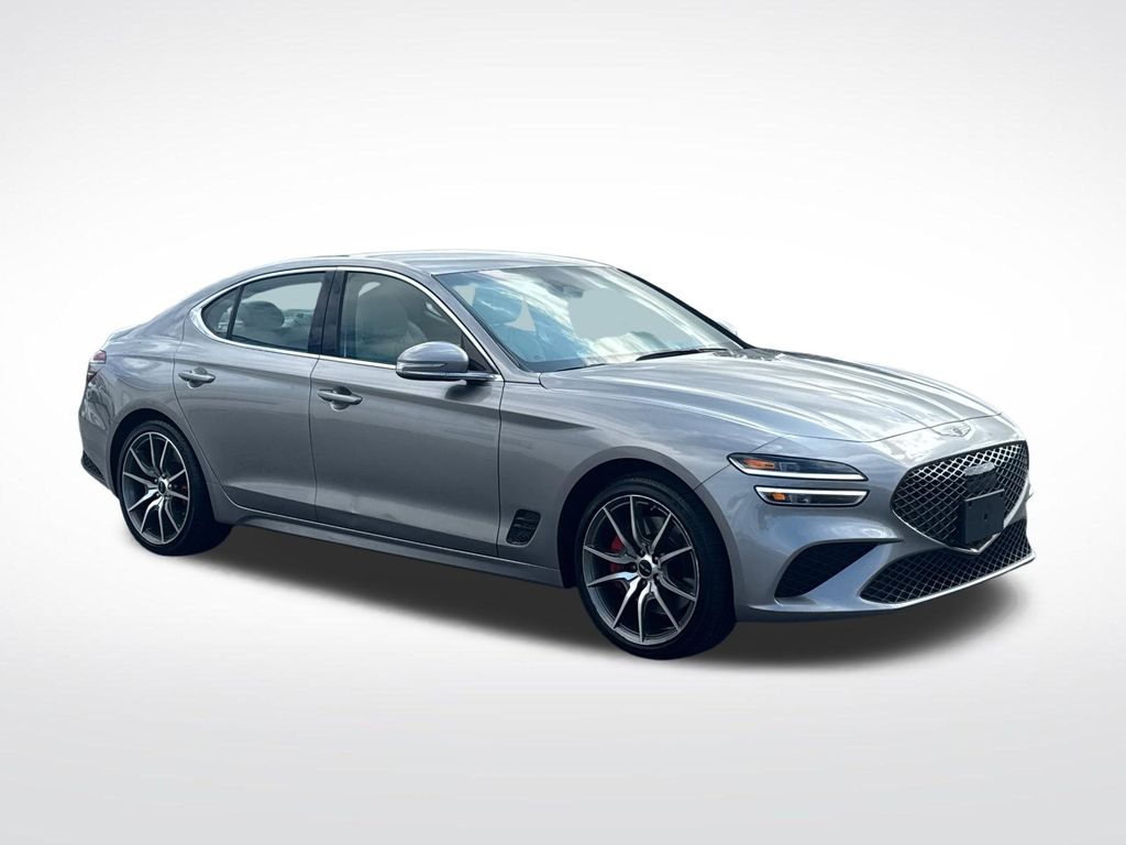 2025 Genesis G70 2.5T Image 3 of 34