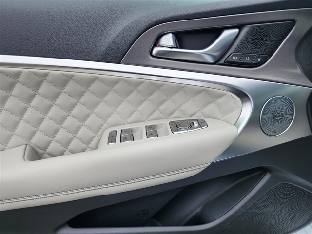 2025 Genesis G70 3.3T Sport Advanced Image 7 of 12
