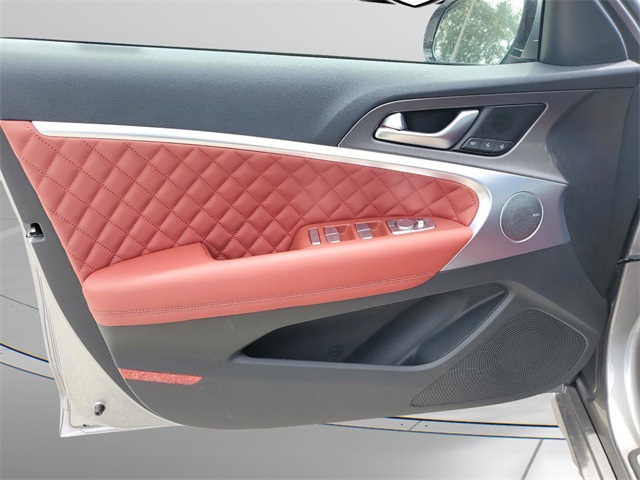 Vehicle image 18 of 30