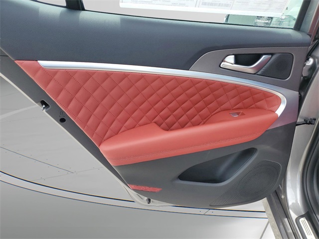 Vehicle image 19 of 30