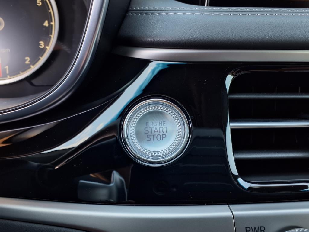 Vehicle image 23 of 35
