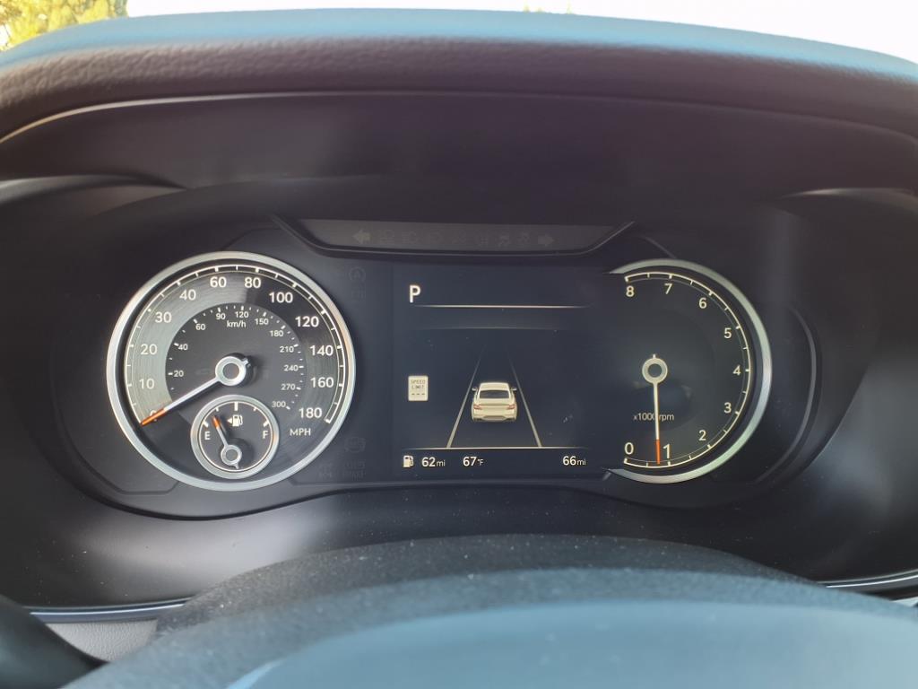 Vehicle image 19 of 35