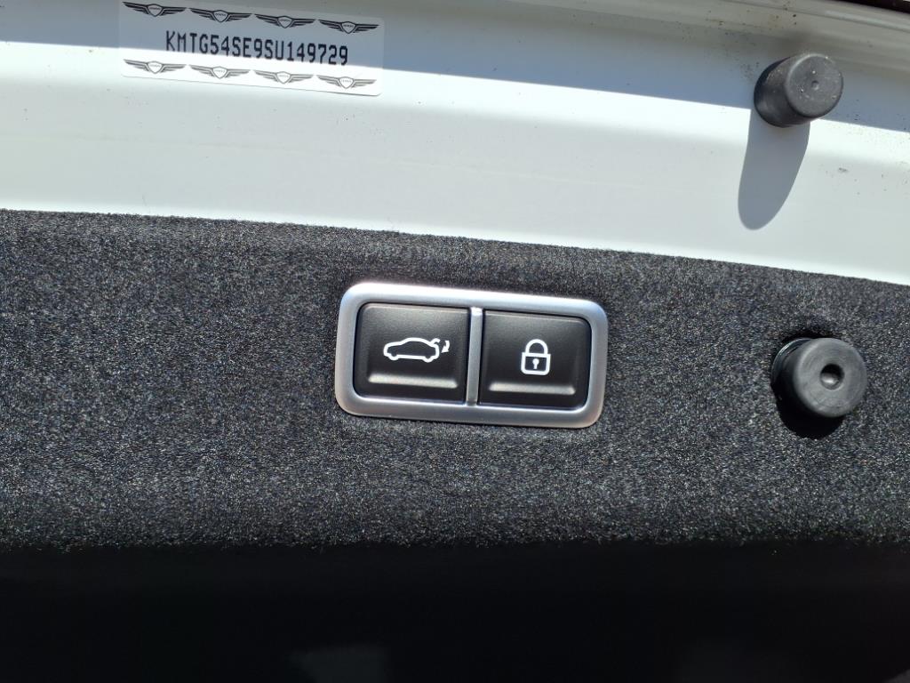 Vehicle image 31 of 35