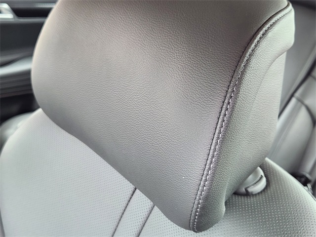 2025 Genesis G80 2.5T Image 23 of 23