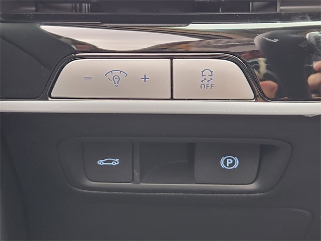 2025 Genesis G80 2.5T Image 22 of 23