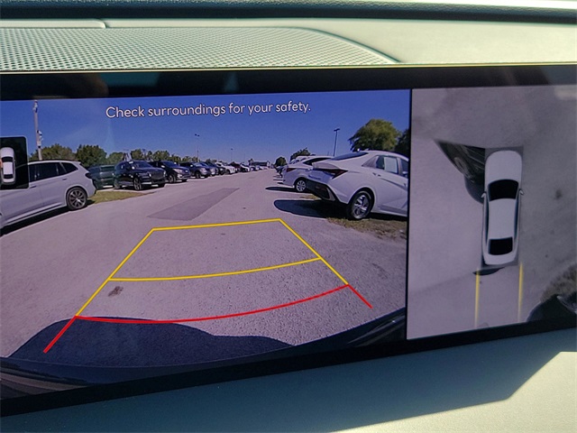 Vehicle image 17 of 30