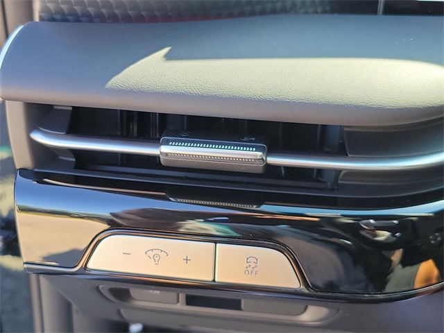 Vehicle image 28 of 30