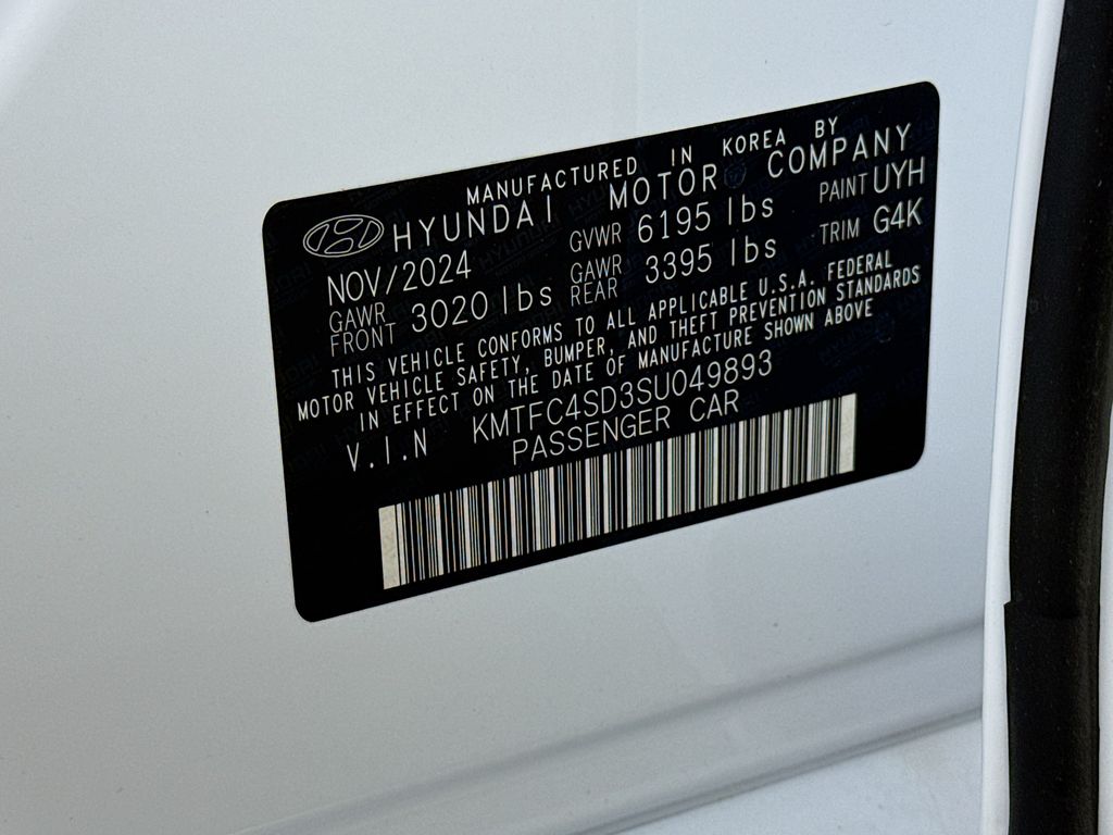 Vehicle image 31 of 36