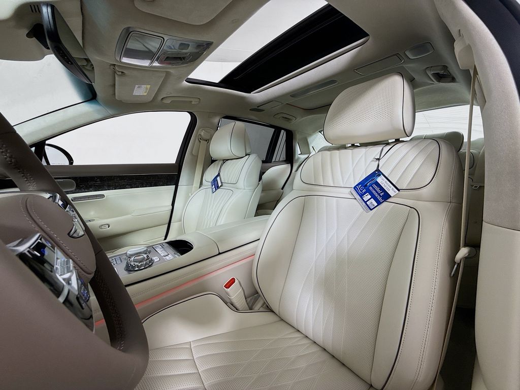 Vehicle image 12 of 36