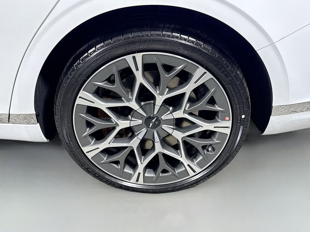 Vehicle image 10 of 36