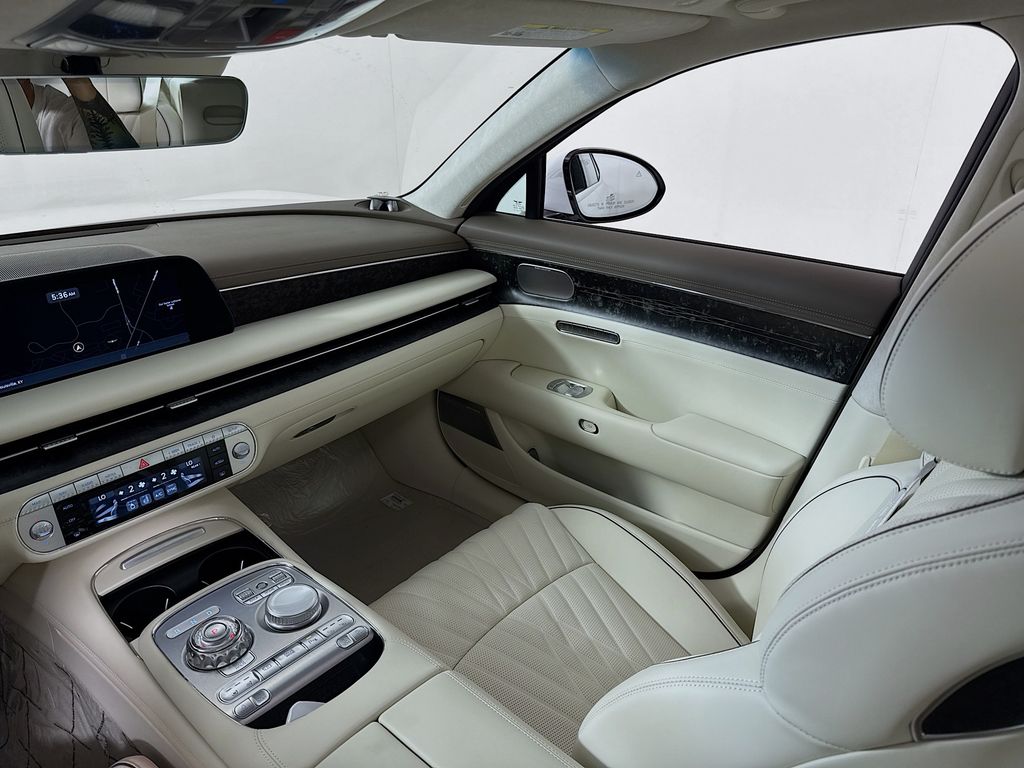 Vehicle image 20 of 36