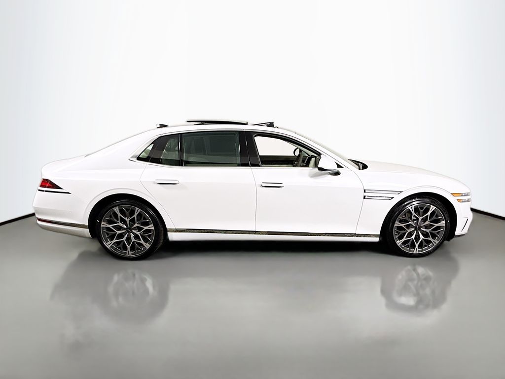 Vehicle image 4 of 36