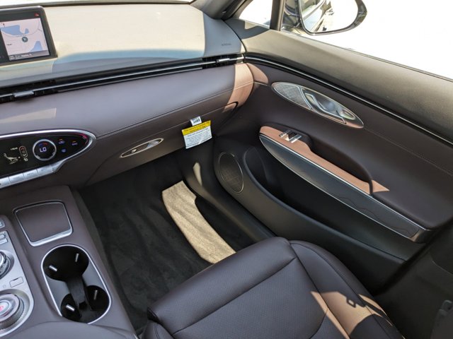 Vehicle image 12 of 30