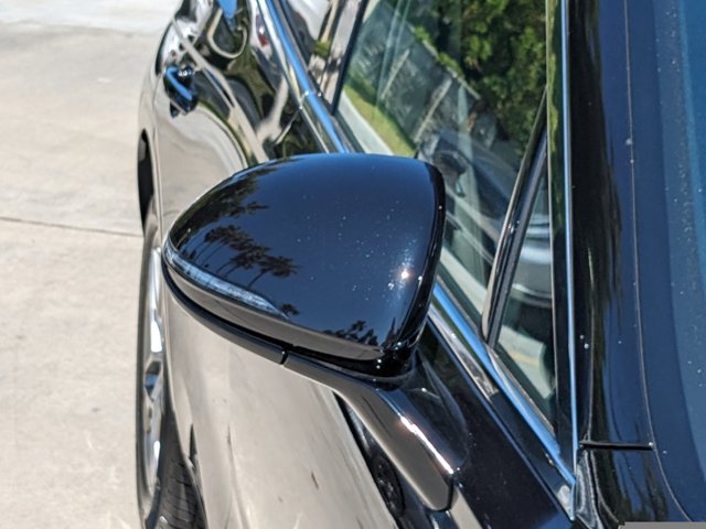 Vehicle image 8 of 30