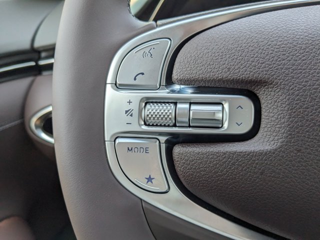 Vehicle image 21 of 30