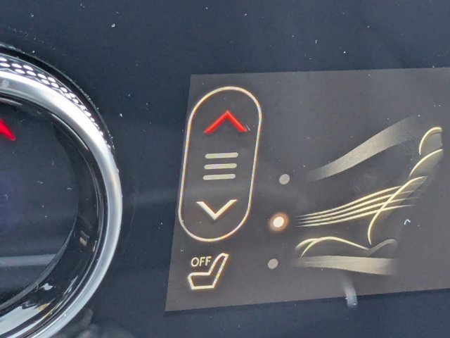 Vehicle image 28 of 30