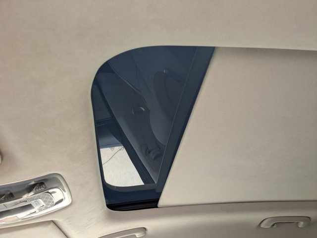 Vehicle image 19 of 31