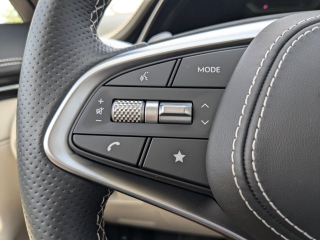 Vehicle image 21 of 31