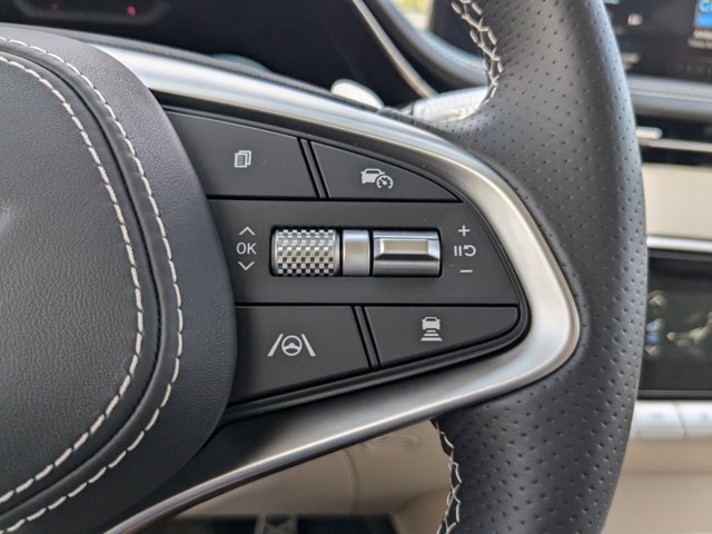 Vehicle image 22 of 31