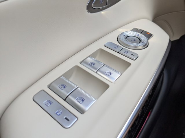 Vehicle image 20 of 31