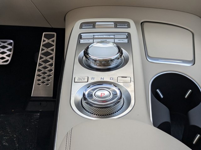 Vehicle image 14 of 31