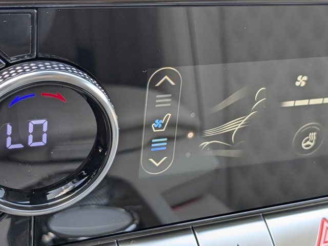 Vehicle image 29 of 31