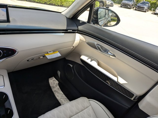 Vehicle image 12 of 31