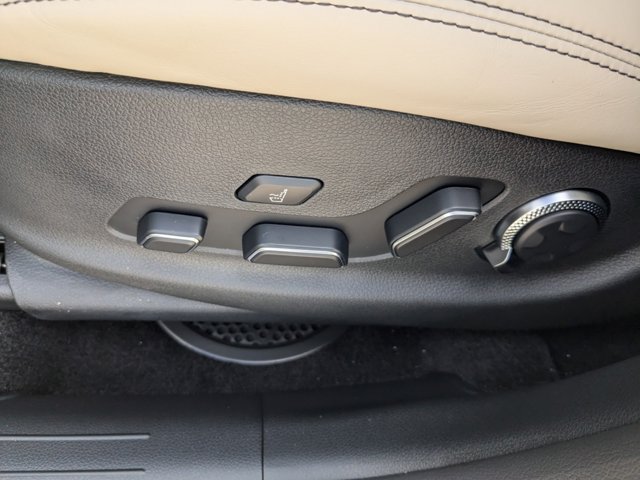 Vehicle image 18 of 31