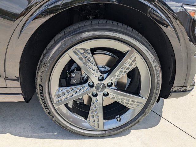 Vehicle image 9 of 31