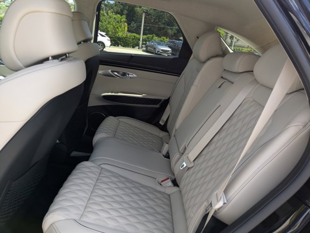 Vehicle image 15 of 31