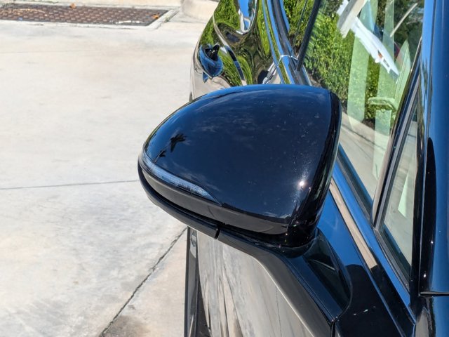 Vehicle image 8 of 31